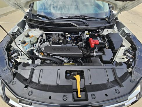 Used 2024 Nissan Rogue S FWD image 34