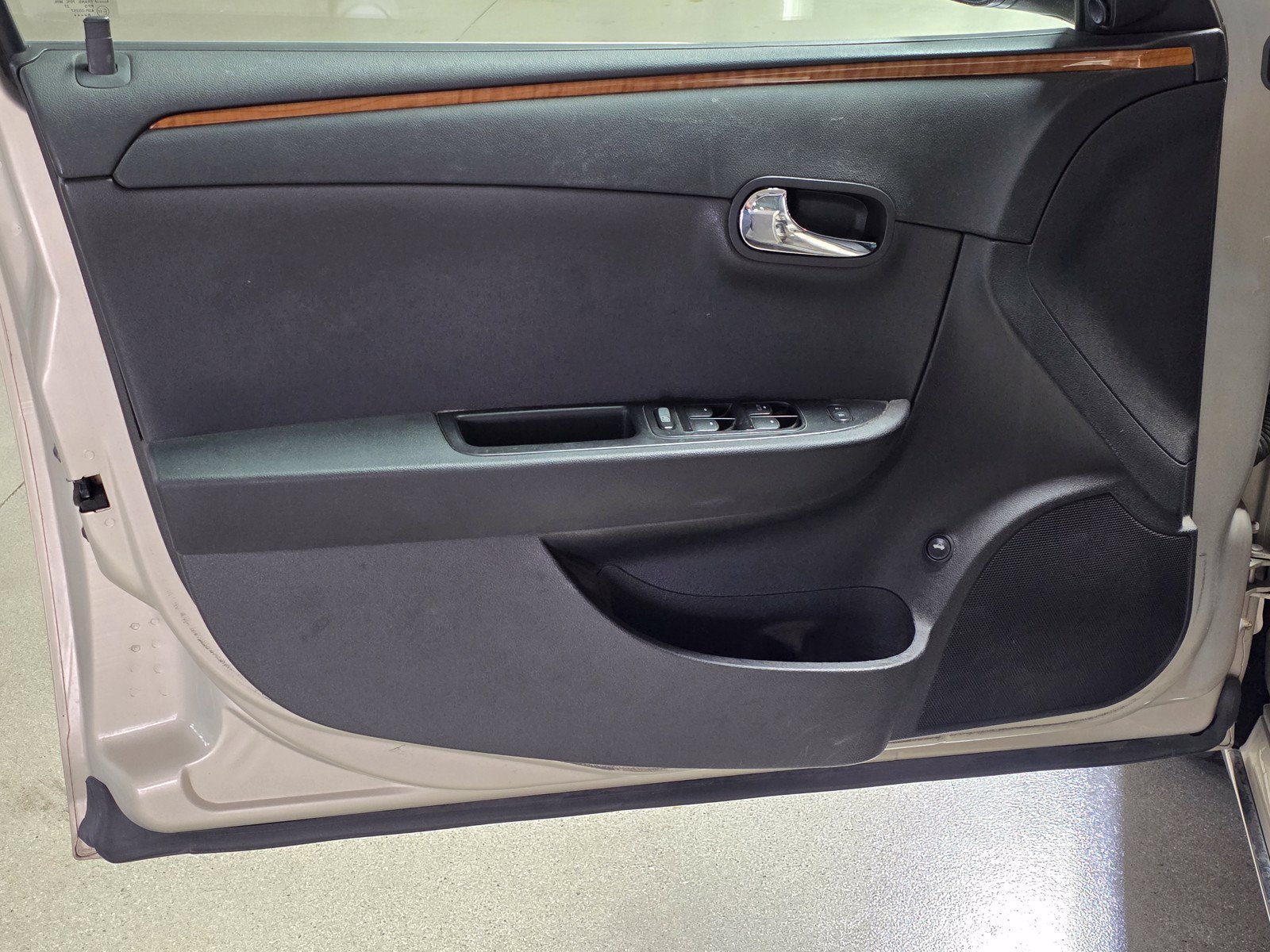 Used 2009 Chevrolet Malibu LT FWD image 16