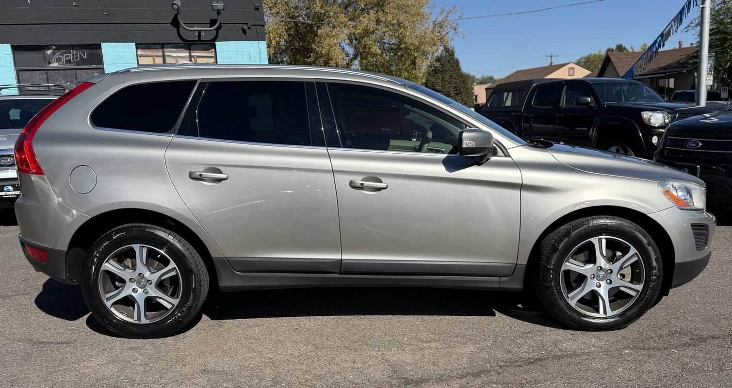 Used 2013 Volvo XC60 T6 AWD/4WD image 2