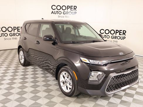 Used 2021 Kia Soul S FWD image 1