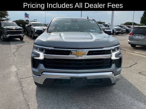 Used 2025 Chevrolet Silverado 1500 LT AWD/4WD image 2