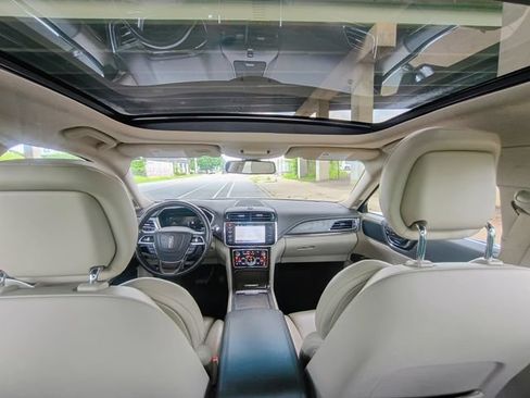 Used 2017 Lincoln Continental Select w/ Climate Package AWD/4WD image 41