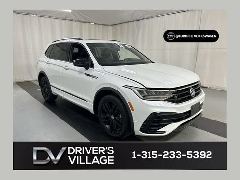 Certified 2022 Volkswagen Tiguan SE R-Line AWD/4WD image 1