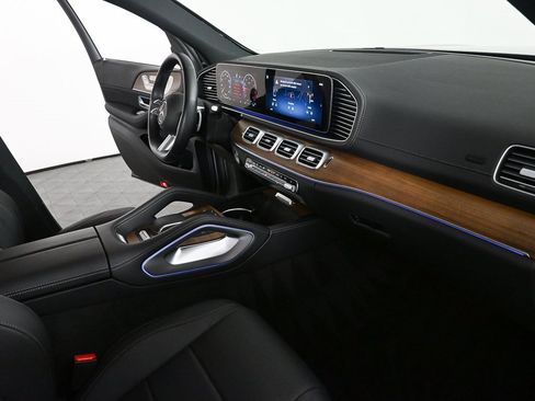 Certified 2025 Mercedes-Benz GLS 450 4MATIC image 24
