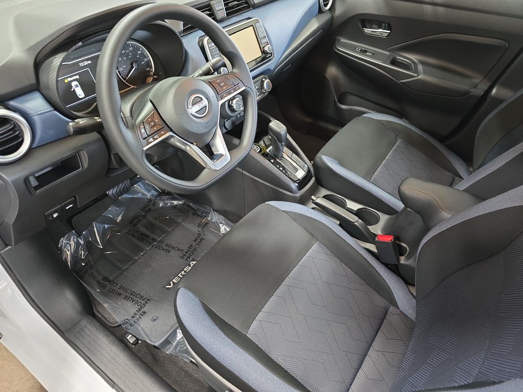Used 2025 Nissan Versa SV w/ Trunk Package FWD image 15