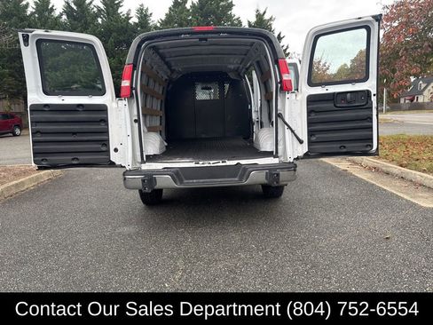 Used 2022 GMC Savana 2500 w/ Driver Convenience Package image 15