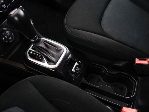 Used 2023 Jeep Renegade Trailhawk image 23