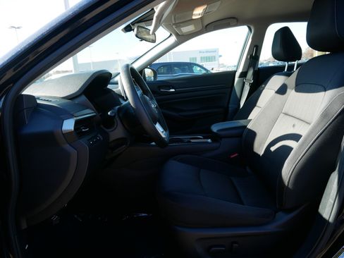 Used 2024 Nissan Altima 2.5 SV image 37