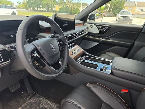 New 2025 Lincoln Aviator Black Label w/ Black Label Special Edition AWD/4WD image 22