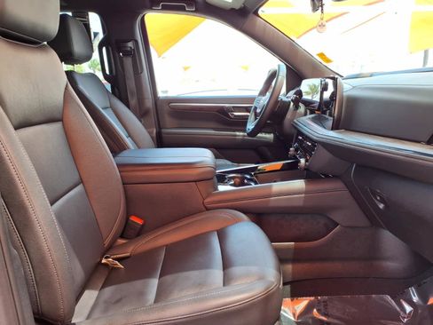 Used 2025 Chevrolet Tahoe LT AWD/4WD image 21