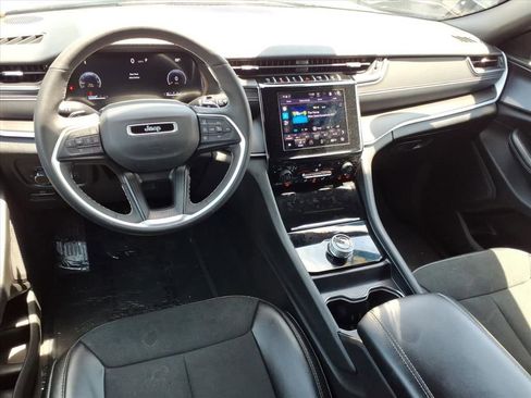 Used 2025 Jeep Grand Cherokee Altitude AWD/4WD image 24