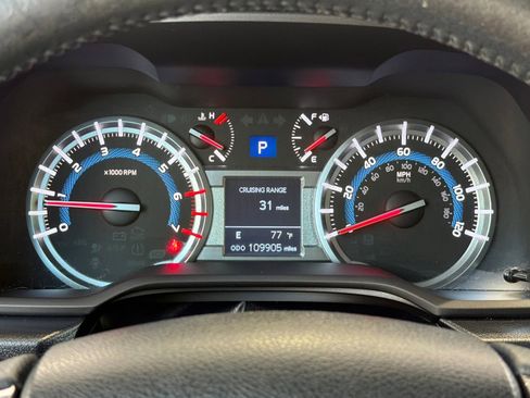 Used 2017 Toyota 4Runner TRD Off-Road AWD/4WD image 32