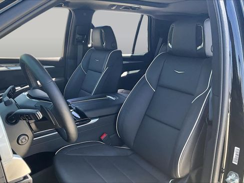 Used 2025 Cadillac Escalade Sport w/ Touring Package AWD/4WD image 7