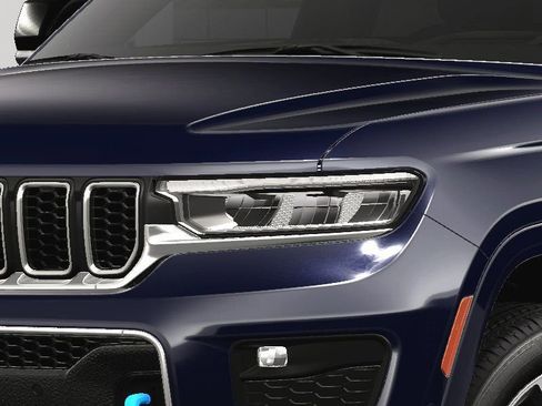 New 2024 Jeep Grand Cherokee Overland w/ Advanced Protech Group III AWD/4WD image 14