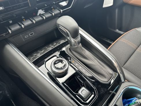 New 2025 GMC Canyon AT4 w/ LPO, Off Road Lift Package image 23