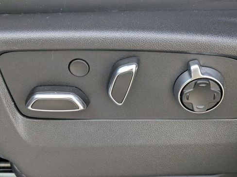 Used 2025 GMC Yukon AT4 Ultimate image 16