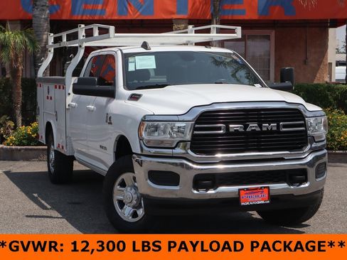 Used 2021 RAM 3500 Big Horn image 2