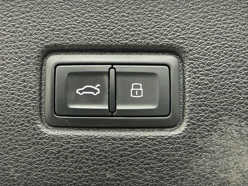 Used 2018 Audi Q7 3.0T Prestige w/ Prestige Package image 16