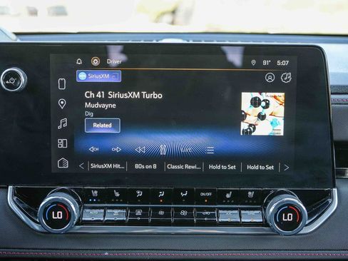 Used 2024 Chevrolet Colorado Z71 w/ Z71 Convenience Package 2 AWD/4WD image 17