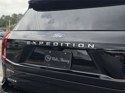 Used 2025 Ford Expedition Max Active AWD/4WD image 37