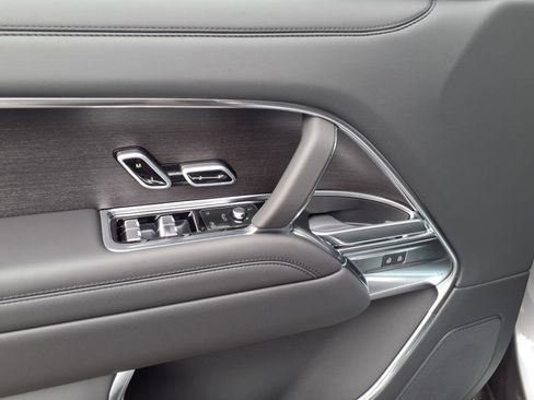 New 2025 Land Rover Range Rover SE image 10