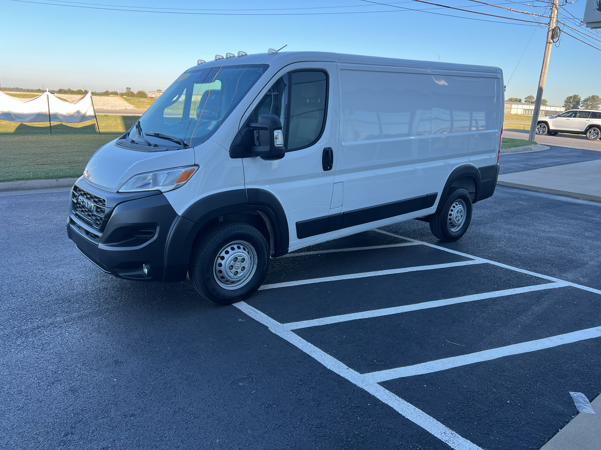 Used 2025 RAM ProMaster 2500 w/ Convenience Group FWD image 3