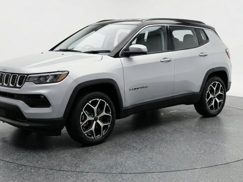 Used 2025 Jeep Compass Limited AWD/4WD image 3