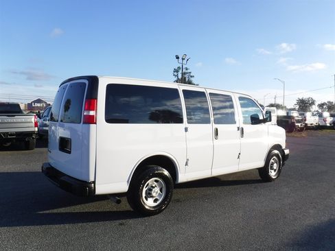 Used 2020 Chevrolet Express 3500 LS image 3