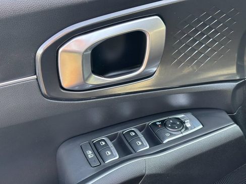 Used 2024 Kia Sorento EX w/ Panoramic Sunroof Package FWD image 17