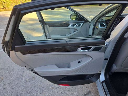 Used 2015 Hyundai Genesis 3.8 w/ Option Group 03 RWD image 15
