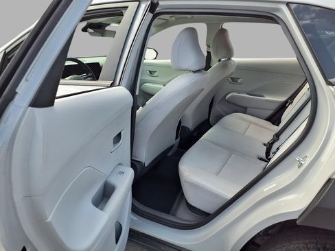 Used 2025 Hyundai Kona SEL AWD/4WD image 22
