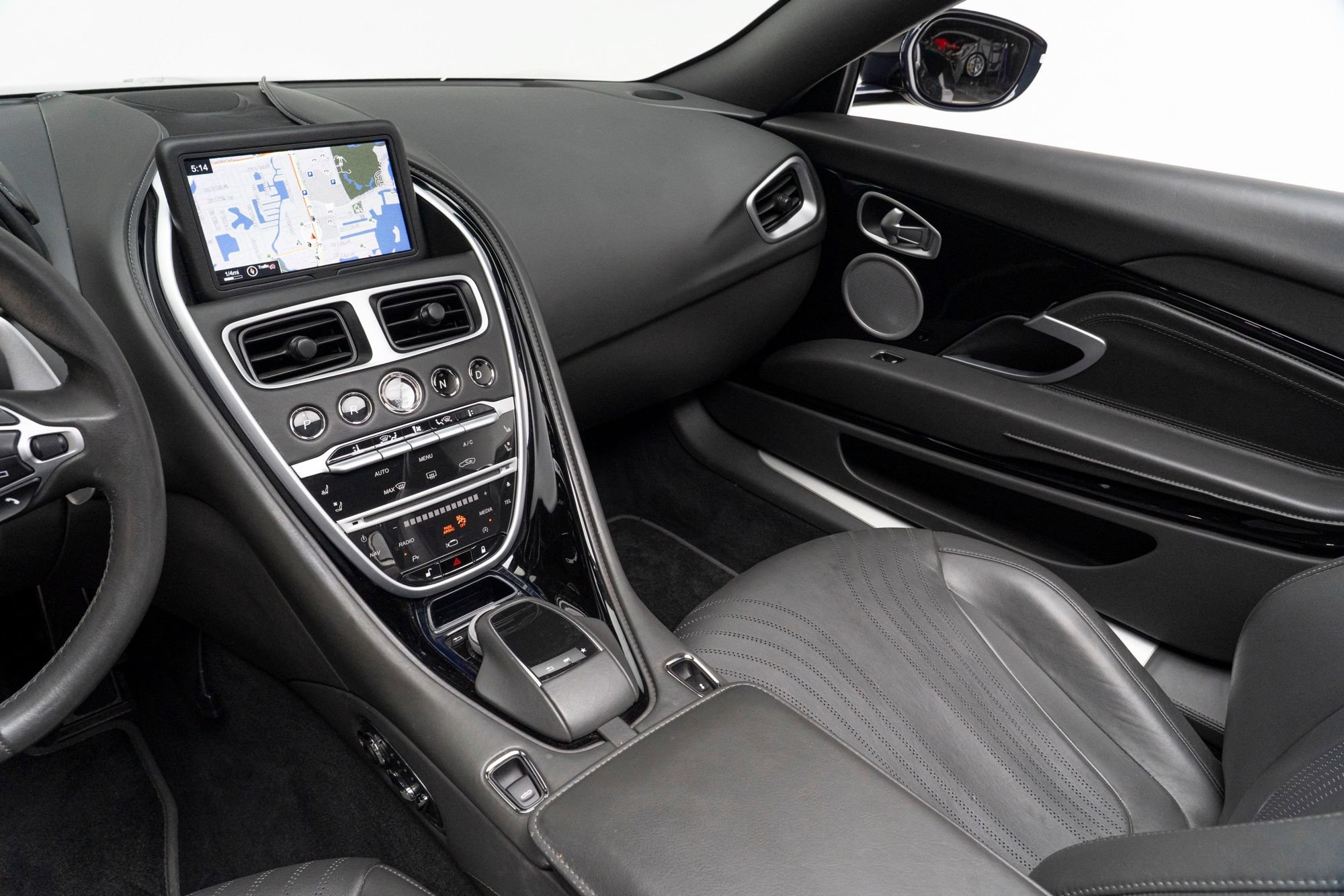 Used 2020 Aston Martin DB11 Volante RWD image 26