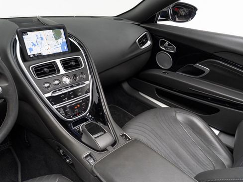 Used 2020 Aston Martin DB11 Volante RWD image 26