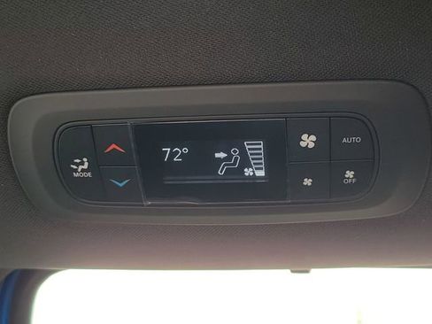 New 2026 Chrysler Pacifica Select image 10