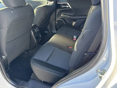 Used 2022 Mitsubishi Outlander ES image 26