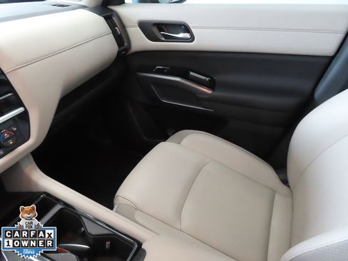 Used 2023 Nissan Pathfinder SL w/ SL Premium Package FWD image 22