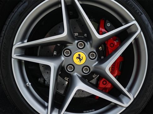 Certified 2022 Ferrari F8 Tributo image 14