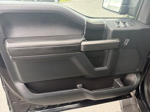 Used 2019 Ford F150 XLT w/ Equipment Group 302A Luxury AWD/4WD image 15