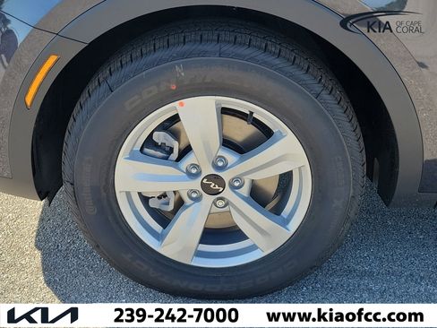 New 2026 Kia Sorento LX FWD image 7