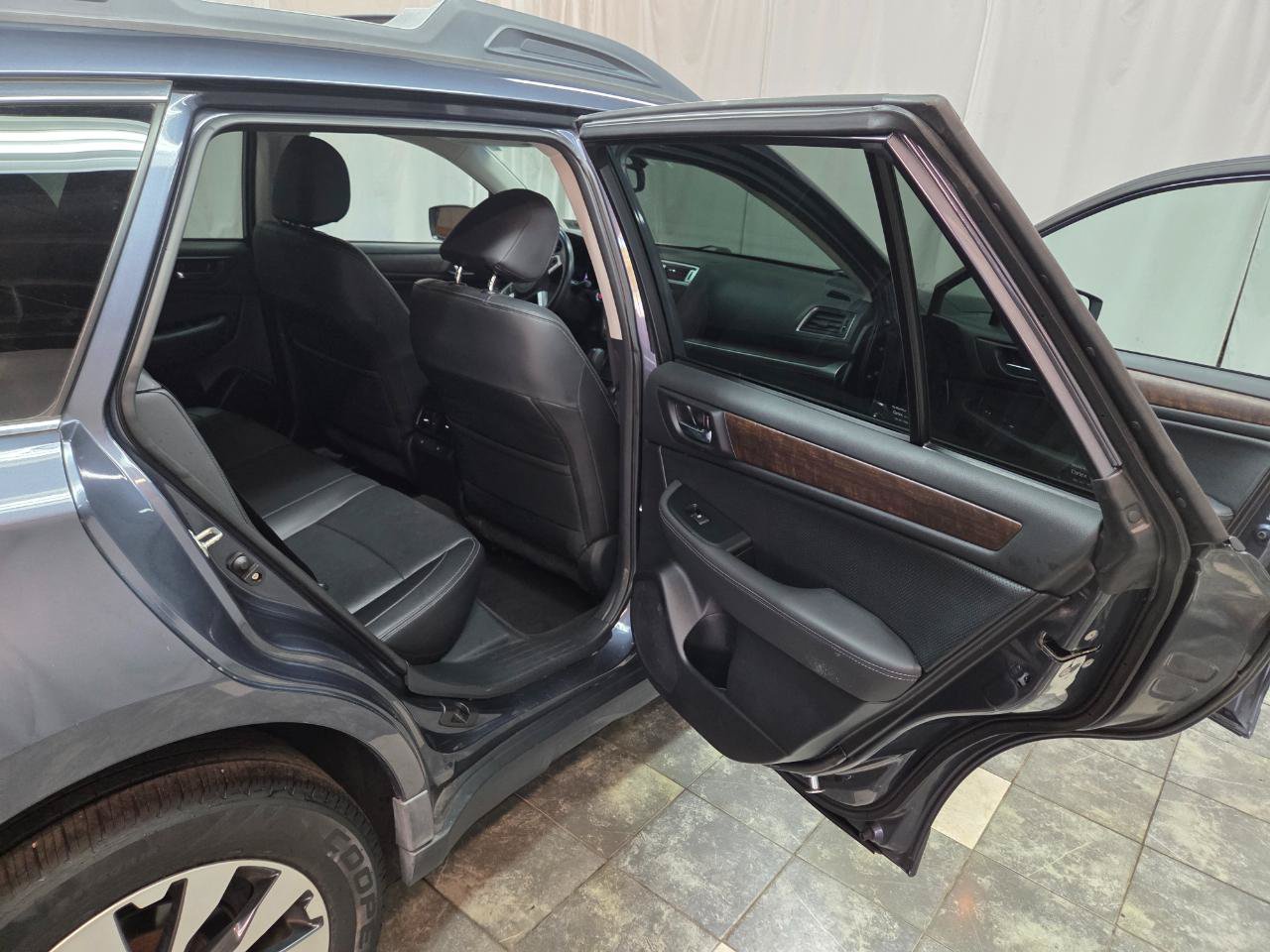 Used 2017 Subaru Outback 2.5i Limited AWD/4WD image 12