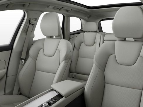 New 2026 Volvo XC60 B5 Ultra w/ Protection Package Premier image 6