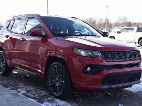 Used 2023 Jeep Compass Limited image 7