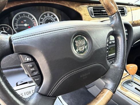 Used 2005 Jaguar S-TYPE 4.2 RWD image 19