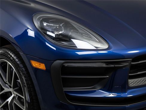 New 2026 Porsche Macan Turbo AWD/4WD image 37