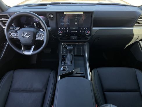 Used 2025 Lexus GX 550 image 9