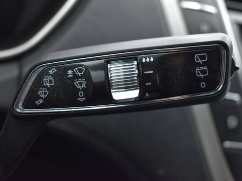 Used 2019 Lincoln Nautilus Reserve AWD/4WD image 23