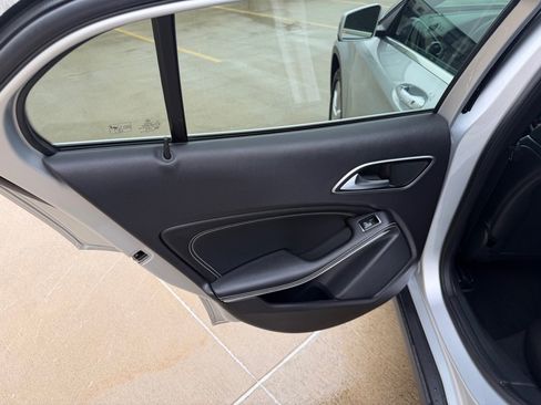 Used 2020 Mercedes-Benz GLA 250 4MATIC image 12