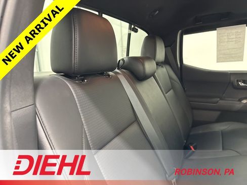 Used 2023 Toyota Tacoma TRD Off-Road image 11
