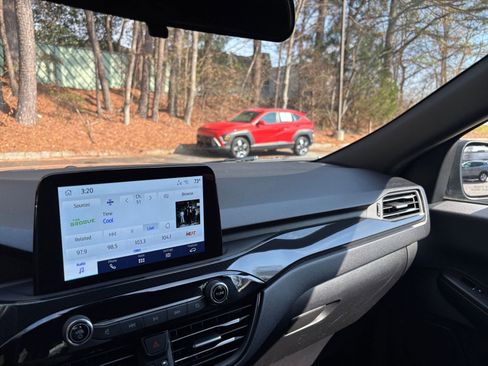 Used 2025 Ford Escape ST-Line image 35