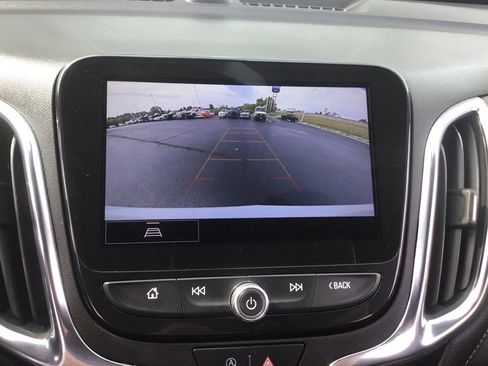 Used 2023 Chevrolet Equinox Premier AWD/4WD image 21